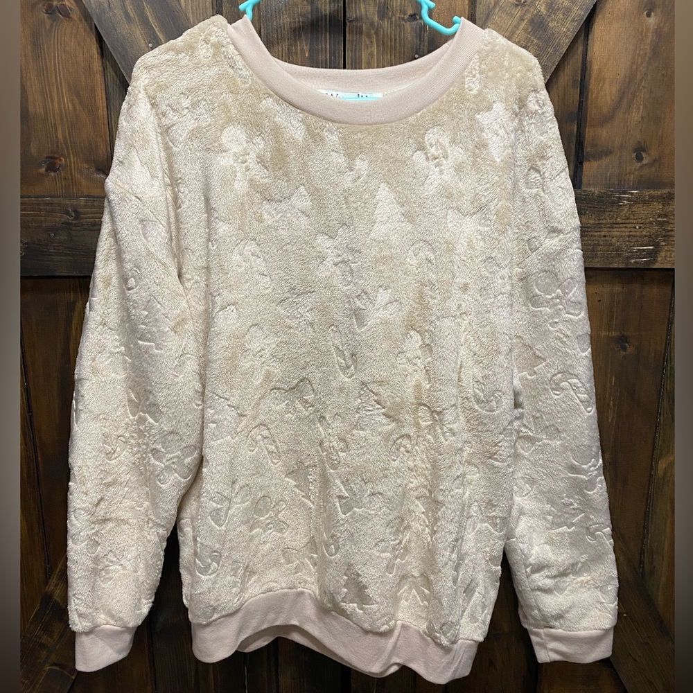 Wound Up Women’s Junior Fleece Sweater Size XL 15-17 Beige Soft Comfy Christmas